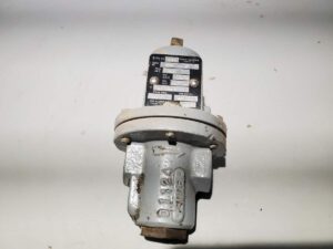 PRESSURE REGULATOR FISHER TYPE 95 MODEL H-34 (CAST IRON)