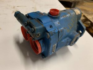 POMPE HYDRAULIQUE A PISTON VICKERS PVB 15 RSY 31 CM 11